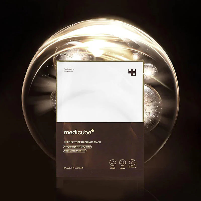 Medicube Deep Peptide Radiance Mask em destaque com efeito de luz dourada