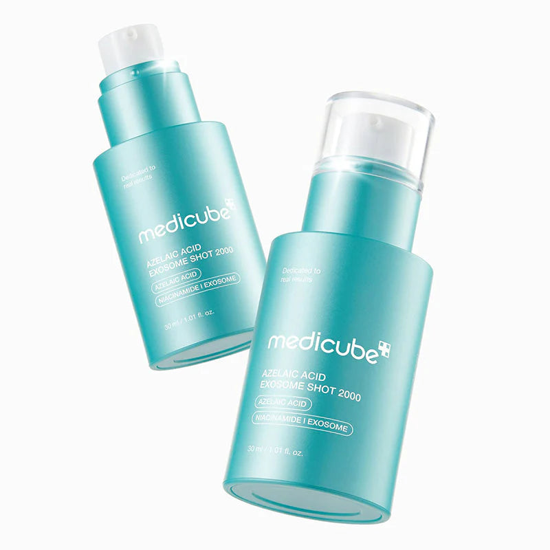 Dois frascos da ampola Medicube em ângulos diferentes, fundo branco