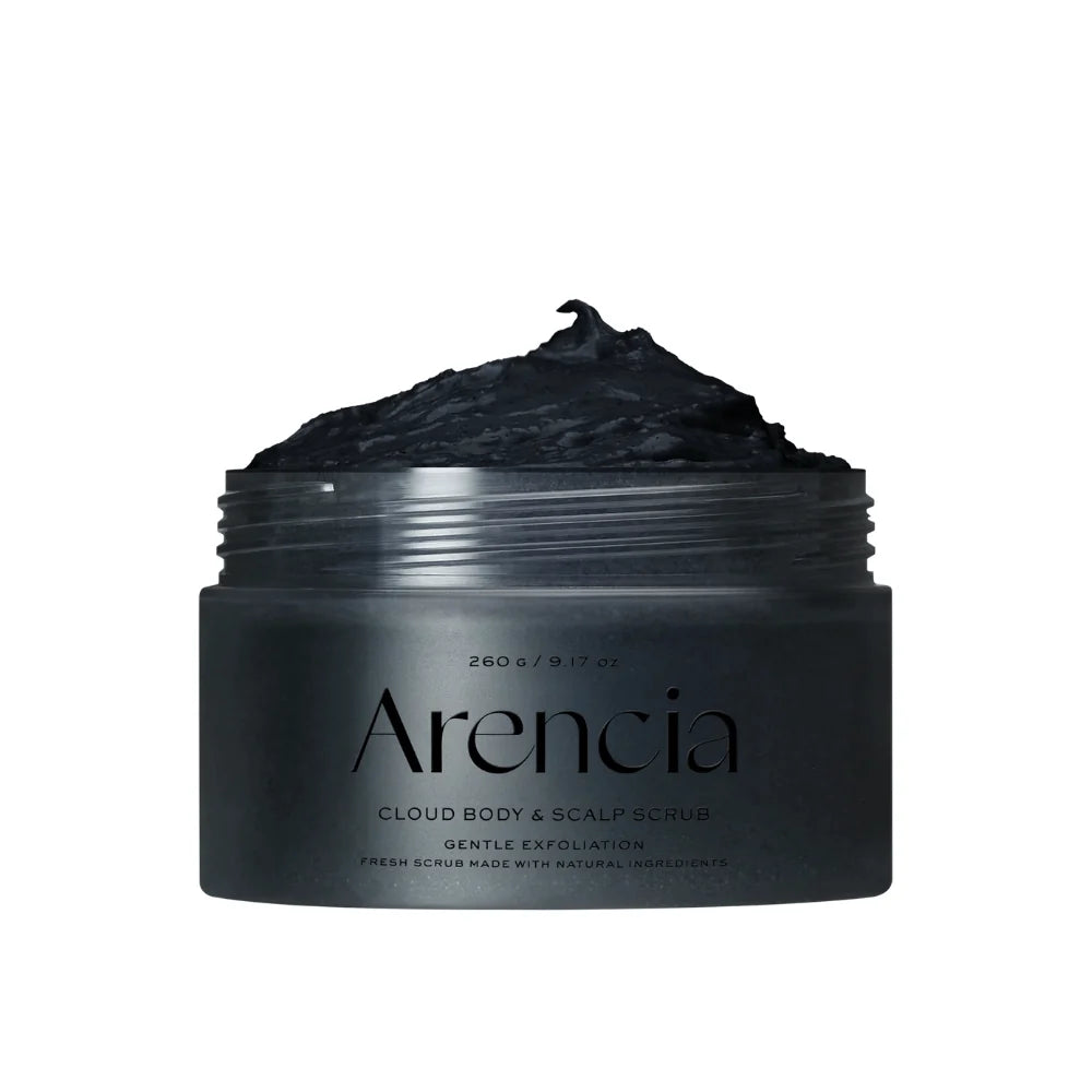 Frasco preto do Arencia Fresh Cloud Body & Scalp Scrub Black Tea & Yuzu com textura do esfoliante