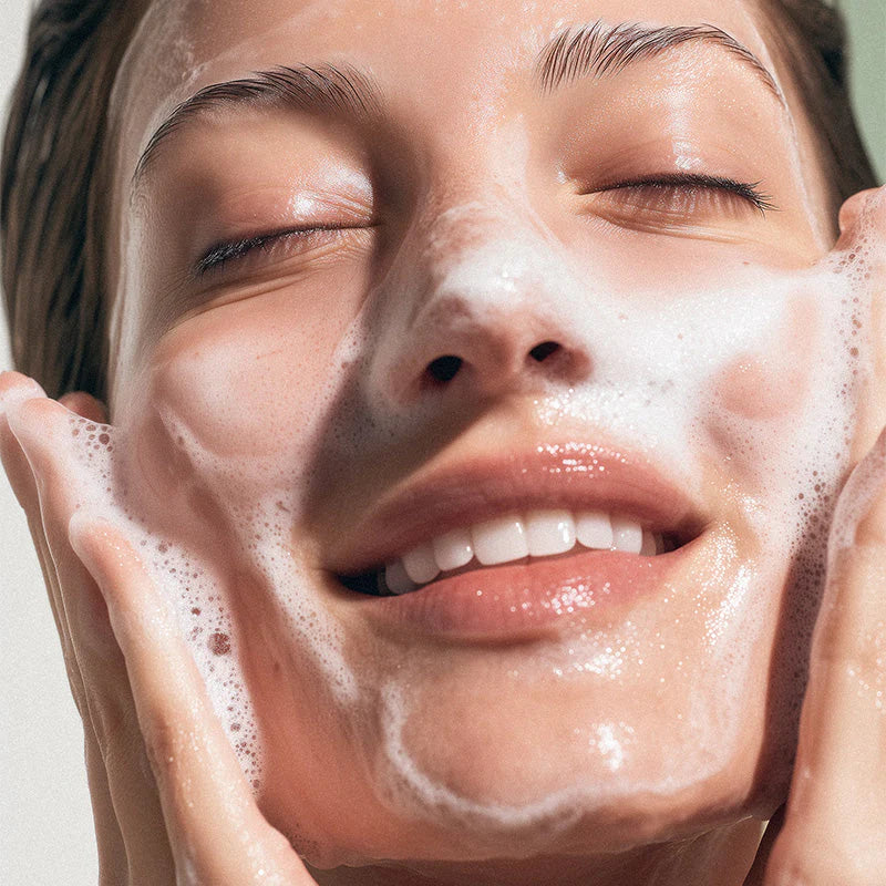 Espuma de limpeza Purito Seoul aplicação rosto massagem circular limpeza profunda pele sensível