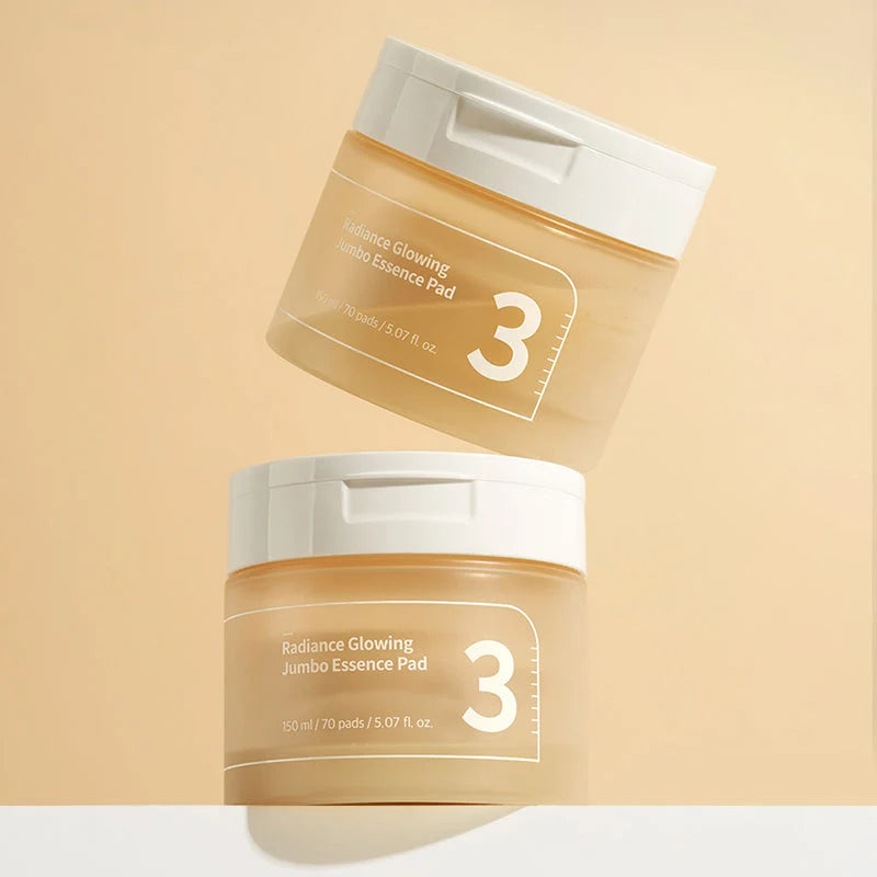 Dois frascos do numbuzin No.3 Radiance Glowing Jumbo Essence Pad empilhados