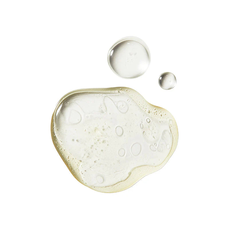 Textura em gel do tónico Biodance com bolhas, em fundo branco