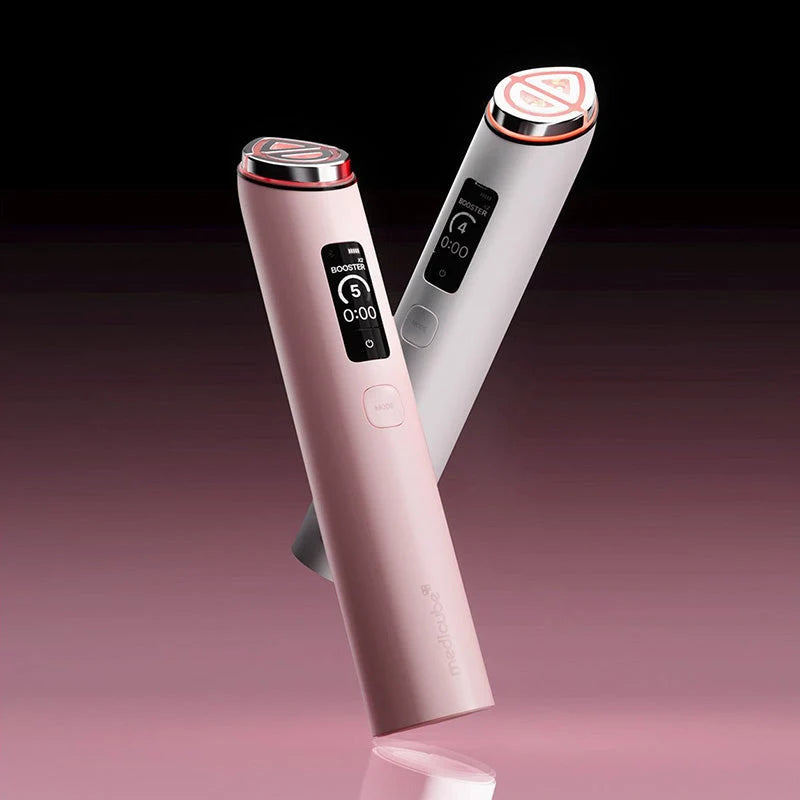 Dois dispositivos, um rosa e outro branco, cruzados sobre fundo escuro, com o Modo Booster e luz LED vermelha