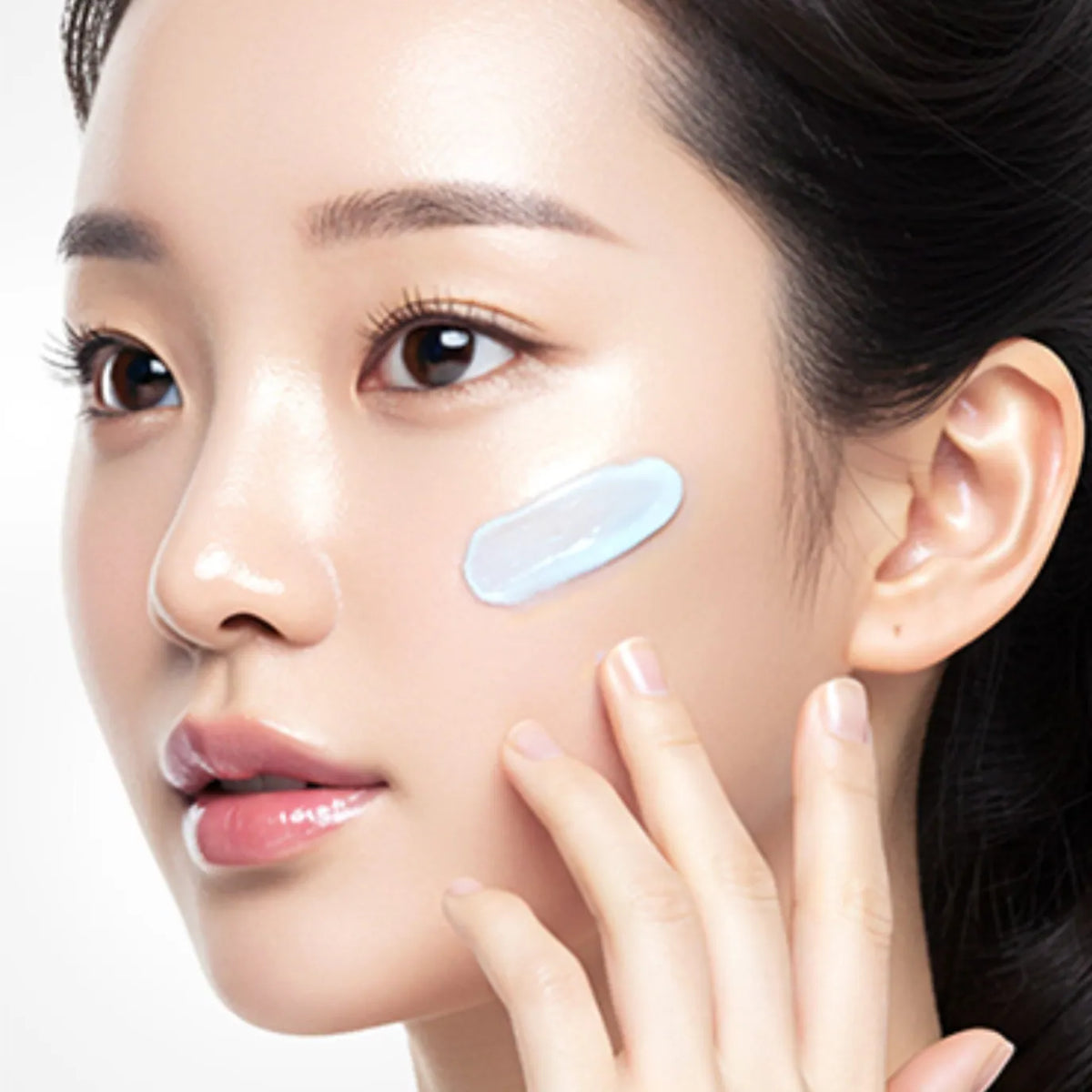 Medicube Zero Pore Moisture Sun Serum SPF50+ PA++++